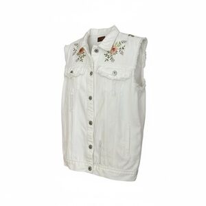 POL White Floral Embroidered Vest